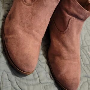 Arizona Jean Company Brown Suede Ankle Booties